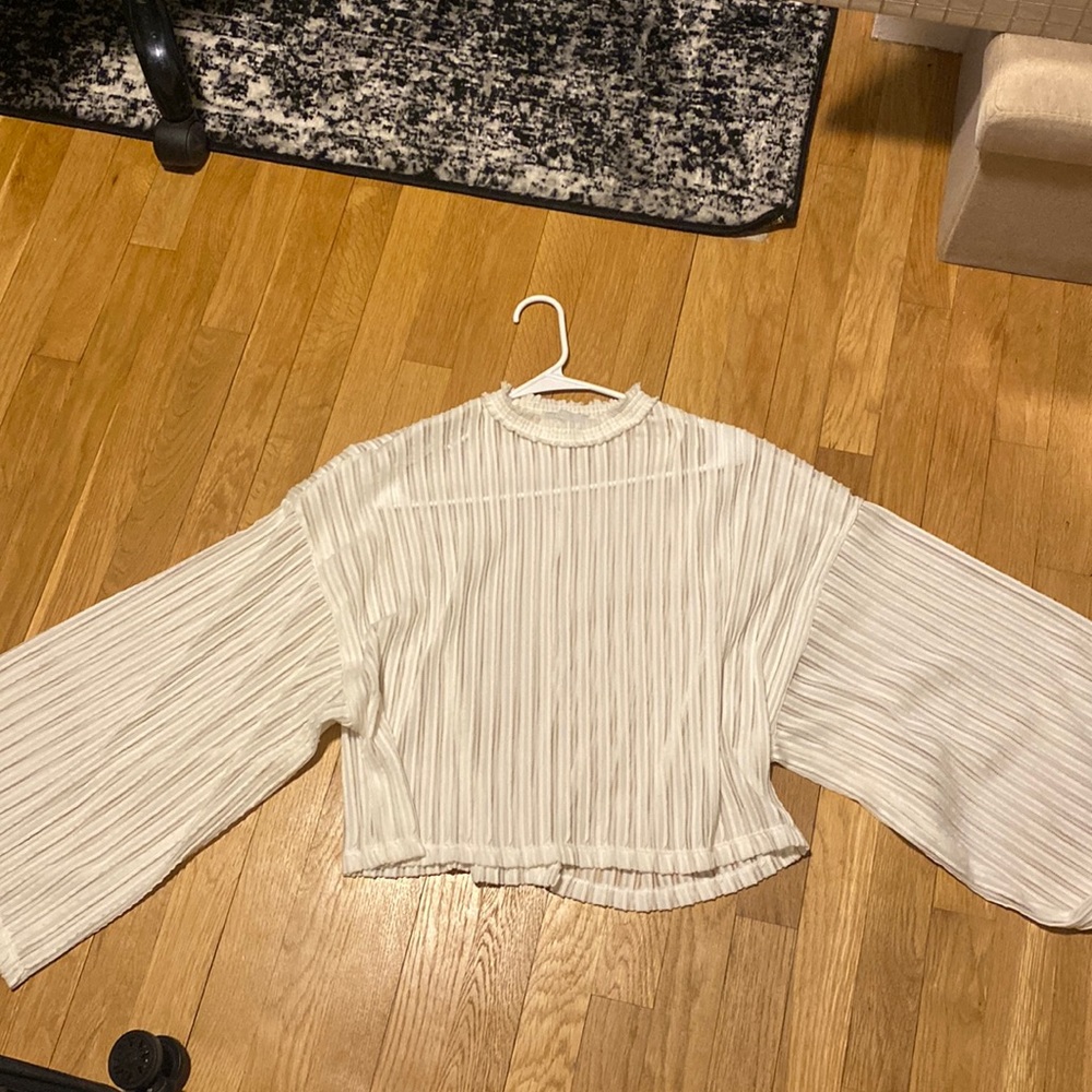 Zara lightweight white flowy long sleeve top
